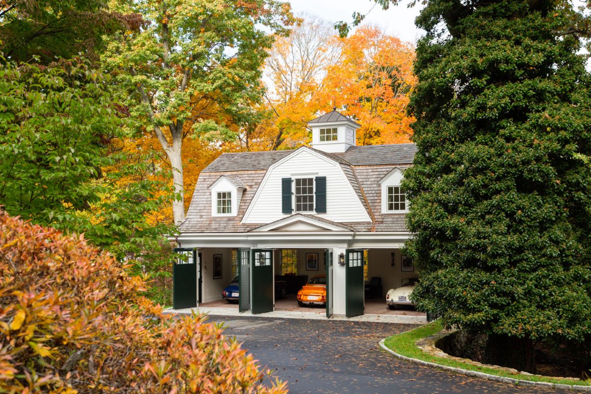 Signature custom detached garage built by Thomas Construction in Connecticut